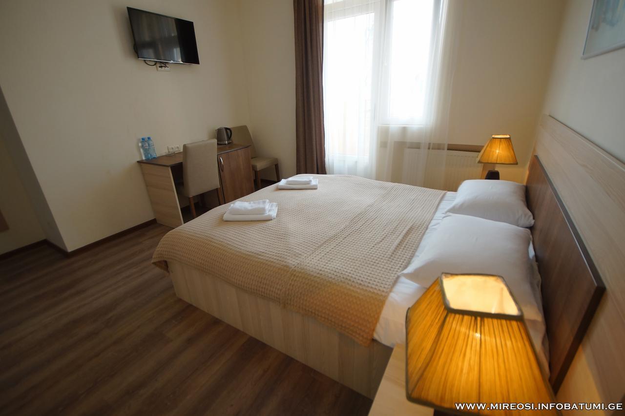Hotel Mireosi Batumi Exterior photo